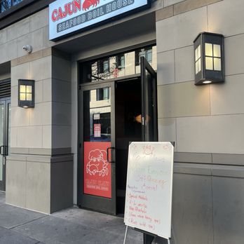 Cajun Claws - Cajun Claws (Oakland, CA): Entrance - Cajun/Creole Near Me - Oakland, California