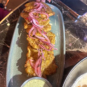 Pappa Gallo - Tostones con Salsa Verde - Peruvian Near Me - Rockville Centre, New York Pappa Gallo - Tostones con Salsa Verde - Peruvian Near Me - Rockville Centre, New York