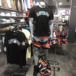 Hibbett Sports - Display