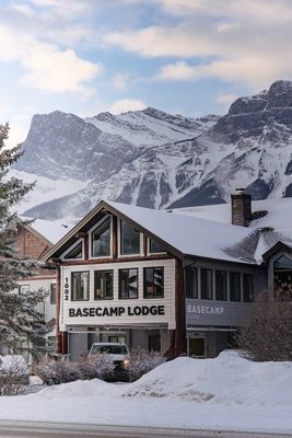 Basecamp Lodge Canmore by null