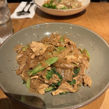 Up Thai - Pad See Ew with chicken - Thai Near Me - New York, New York Up Thai - Pad See Ew with chicken - Thai Near Me - New York, New York