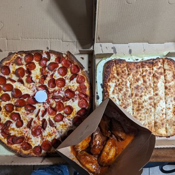 Cali Bros Pizza - Large pepperoni pizza with extra cheese, cheesy bread, mango habanero chicken wings - Pizza Near Me - Fresno, California Cali Bros Pizza - Large pepperoni pizza with extra cheese, cheesy bread, mango habanero chicken wings - Pizza Near Me - Fresno, California
