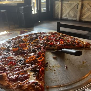 Due Amici Pizza & Pasta Bar - Supreme Well Done - Pizza Near Me - Tampa, Florida Due Amici Pizza & Pasta Bar - Supreme Well Done - Pizza Near Me - Tampa, Florida
