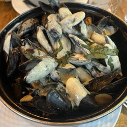 Le Phare - Moules Frites Sauce Crème