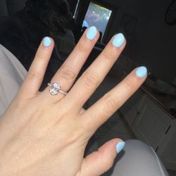 Hands On Nails - Gel manicure almond shape