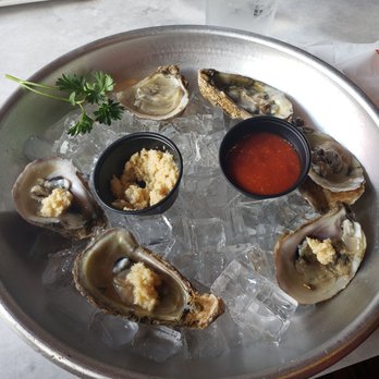 The Boiling House - Half dozen oysters with horse radish and cocktail sauce - Cajun/Creole Near Me - Cherry Hill, New Jersey