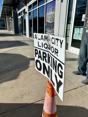 Pluckers Wing Bar by null