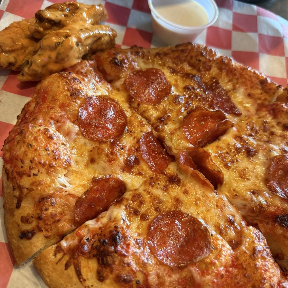 Parry's Pizzeria & Taphouse - Lunch pizza combo - Pizza Near Me - Houston, Texas