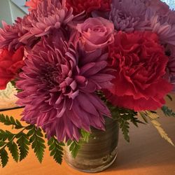 Flor Bella Designs - Mother's Day arrangement delivered