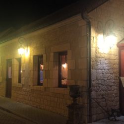 Le Pigeonnier de la Mare Villette - Façade intérieure du restaurant