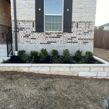 Landscaping Round Rock - Flower bed and retaining wall - Landscaping Near Me Landscaping Round Rock - Flower bed and retaining wall - Landscaping Near Me