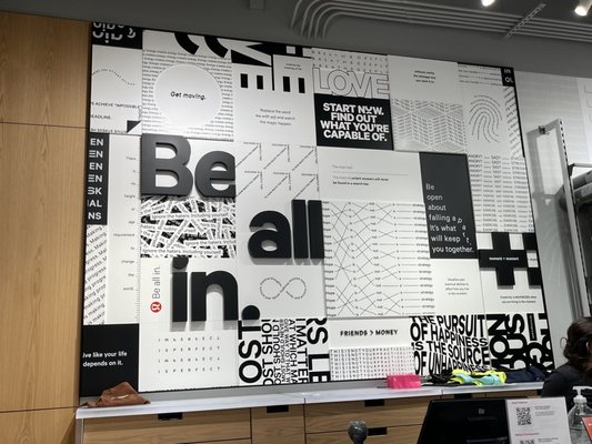 lululemon by null