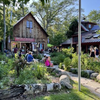 Cherry Public House - people enjoying the garden - New American Near Me - Glen Arbor, Michigan Cherry Public House - people enjoying the garden - New American Near Me - Glen Arbor, Michigan