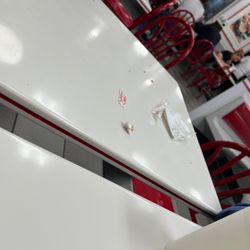 In-N-Out Burger - I have not ever been to an in n out where it looks like this and we had to clean our own table