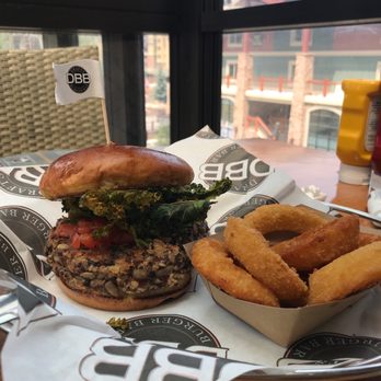 Drafts Burger Bar - Boujee hippie - American Near Me - Park City, Utah