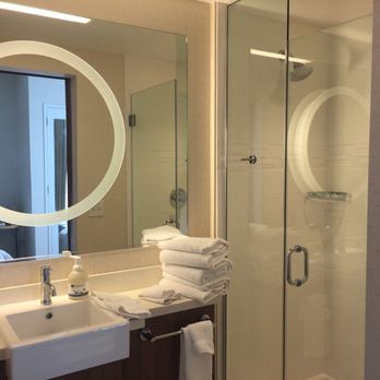 Springhill Suites by Marriott - Spacious bathroom - Hotels Near Me - Burbank, California