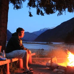 Silver Bay Inn - Bonfire under starry skies