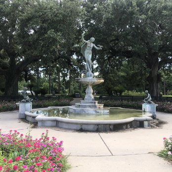 Audubon Park - Fountain off of St Charles - Parks Near Me - New Orleans, Louisiana Audubon Park - Fountain off of St Charles - Parks Near Me - New Orleans, Louisiana