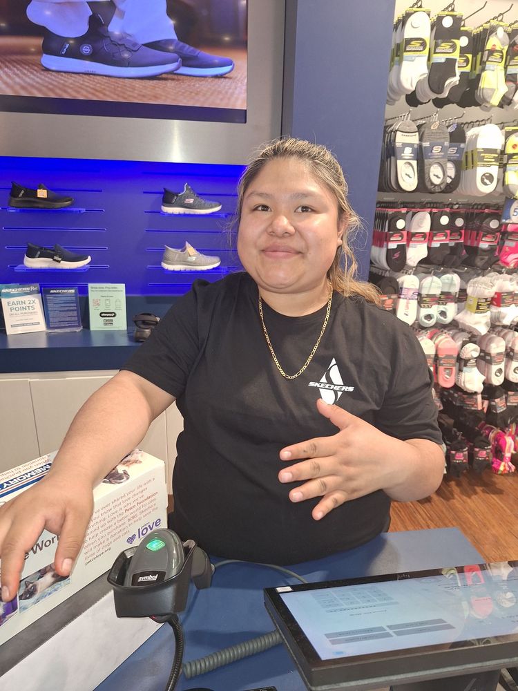 SKECHERS RETAIL Updated October 2024 16 Photos & 22 Reviews 2160