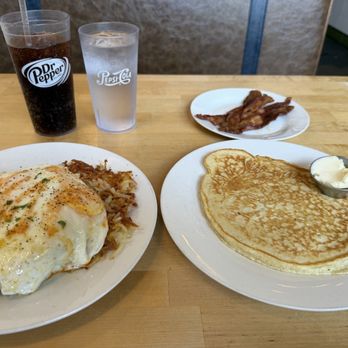 Gritz N Gravy - Pancake, bacons, chicken friend steak - Breakfast & Brunch Near Me - Yelm, Washington