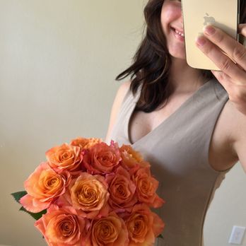 Ivory Wild Floral Studio - Coral orange rose bouquet -- a dozen fresh roses, handcrafted and available for delivery in Austin, TX - Florists Near Me Ivory Wild Floral Studio - Coral orange rose bouquet -- a dozen fresh roses, handcrafted and available for delivery in Austin, TX - Florists Near Me