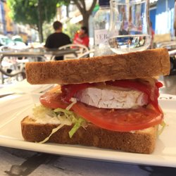 Rokola - La taberna de Graus - Goat cheese sandwich.
