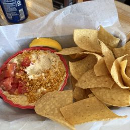 Crabby dip with tortilla chips