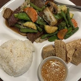 Mixed Vegetables Entree with beef and fried Tofu appetizer lunch special