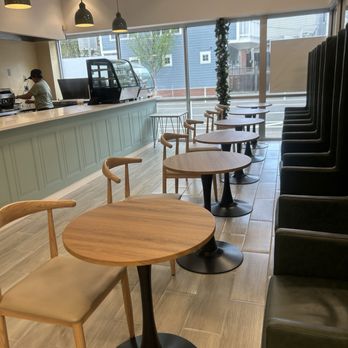 Vida Coffee - Seating area - Coffee & Tea Near Me - Cambridge, Massachusetts