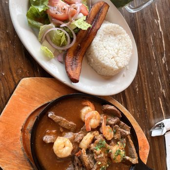 Saoco Colombian Restaurant - Carne Tampiqueña con Camarones - Colombian Near Me - West Haven, Connecticut Saoco Colombian Restaurant - Carne Tampiqueña con Camarones - Colombian Near Me - West Haven, Connecticut