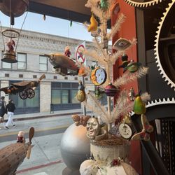 Jadis - Christmas display window