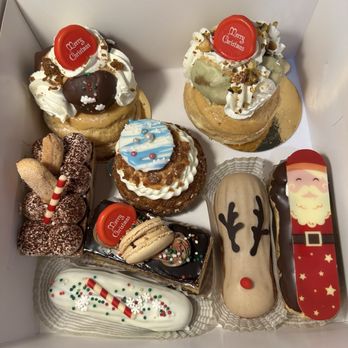 Cannoli King - Patisserie/Cake Shop Near Me - Port Coquitlam, British Columbia