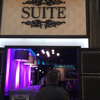 Suite Restaurant / Lounge - Bars Near Me - Bellevue, Washington