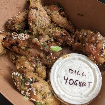 Bar Neon - 1lb Chicken wings - Bars Near Me - Toronto, Ontario
