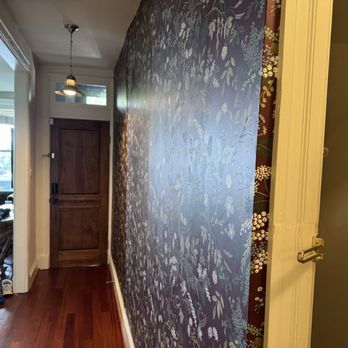 Gordon's Wallpaper Installation - Wrapped it around a corner and door frame and it looks perfectly flush and seamless - Wallpapering Near Me Gordon's Wallpaper Installation - Wrapped it around a corner and door frame and it looks perfectly flush and seamless - Wallpapering Near Me