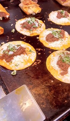CH Y La Birria by null