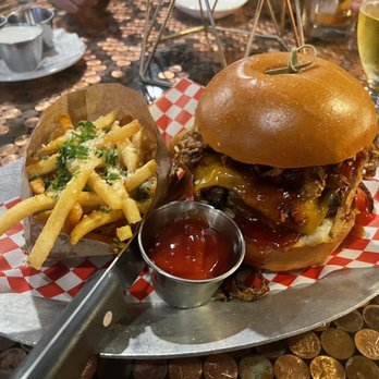 Brew Kitchen Ale House - Garlics fries and bbq burger - Barbeque Near Me - Los Alamitos, California Brew Kitchen Ale House - Garlics fries and bbq burger - Barbeque Near Me - Los Alamitos, California