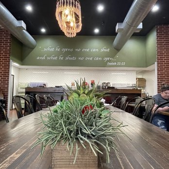 Red Oak Cafe - Breakfast & Brunch Near Me - Alvin, Texas