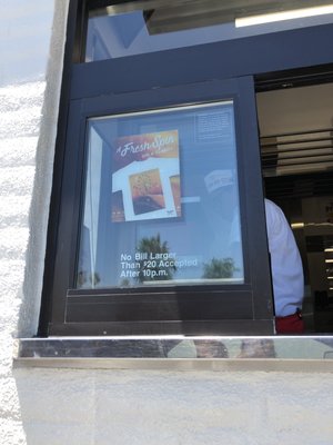 In-N-Out Burger by null