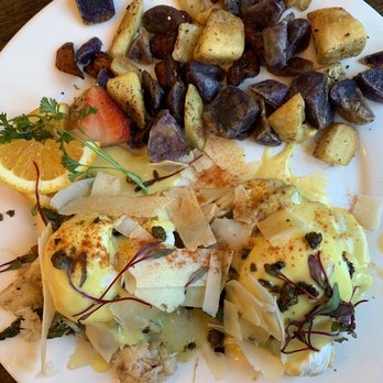 Sweet Maple - Oscar, eggs with crab - American Near Me - San Francisco, California Sweet Maple - Oscar, eggs with crab - American Near Me - San Francisco, California