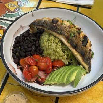 Holbox - pescado al carbon - Latin American Near Me - Los Angeles, California