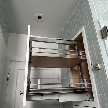 Madera Design & Construction - Pull-out system, upper - Cabinetry Near Me - San Francisco, California