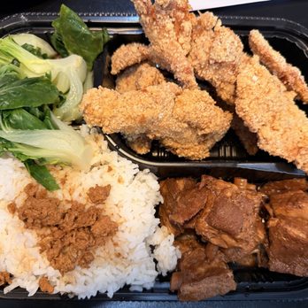 Lee’s Kitchen Noodle & Rice U Dub - Coffee & Tea Near Me - Seattle, Washington