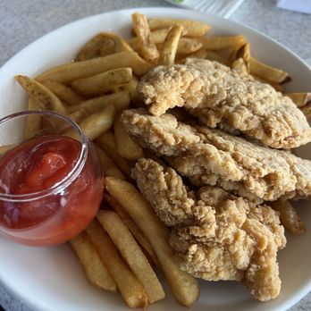 Castaway Burbank - Kids chicken strips - Bars Near Me - Burbank, California Castaway Burbank - Kids chicken strips - Bars Near Me - Burbank, California