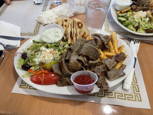 Kostas Grill by null