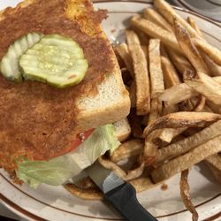 Sweet Henrie's Ice Cream Parlor & Restaurant - Club Grill