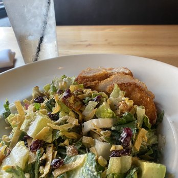 Doc B's Restaurant + Bar - The California salad with crispy chicken - Bars Near Me - Tampa, Florida