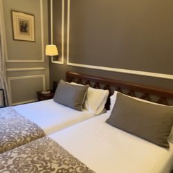 Catalonia Las Cortes - So pretty in this room and the beds were comfortable.
