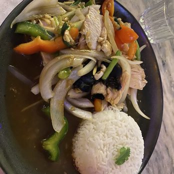 Tiki Thai - Chicken stir fry - Tiki Bars Near Me - Reston, Virginia Tiki Thai - Chicken stir fry - Tiki Bars Near Me - Reston, Virginia