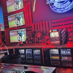 Mayitos Mariscos & Wings - At the bar